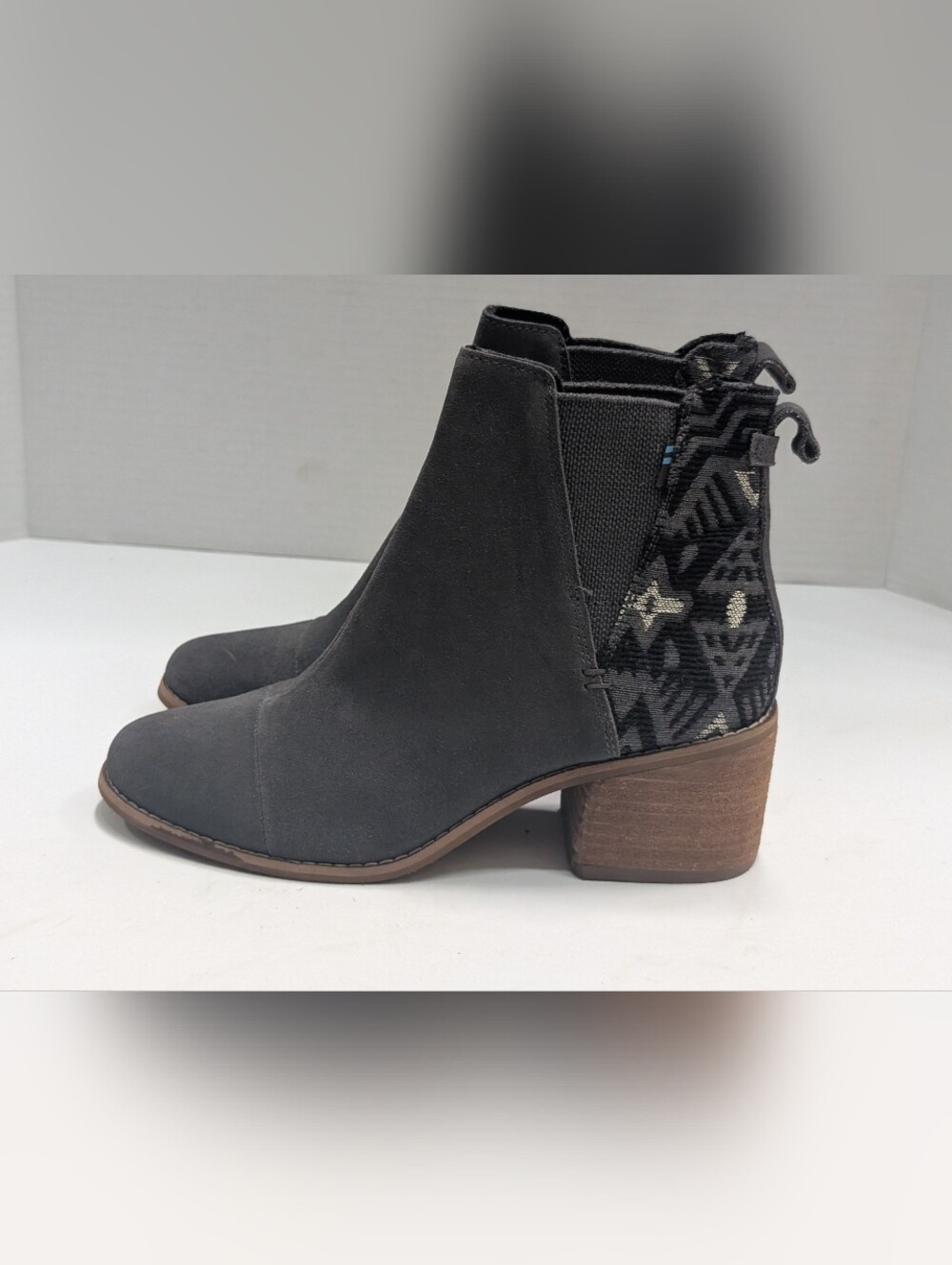 NWOT TOMS Women's 8 Esme Suede Elastic-Gore Ankle Boots Forged Iron Gray Suede